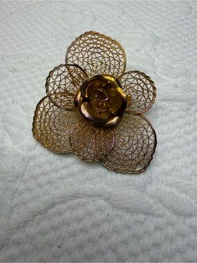Vintage Gold Floral Filigree Brooch